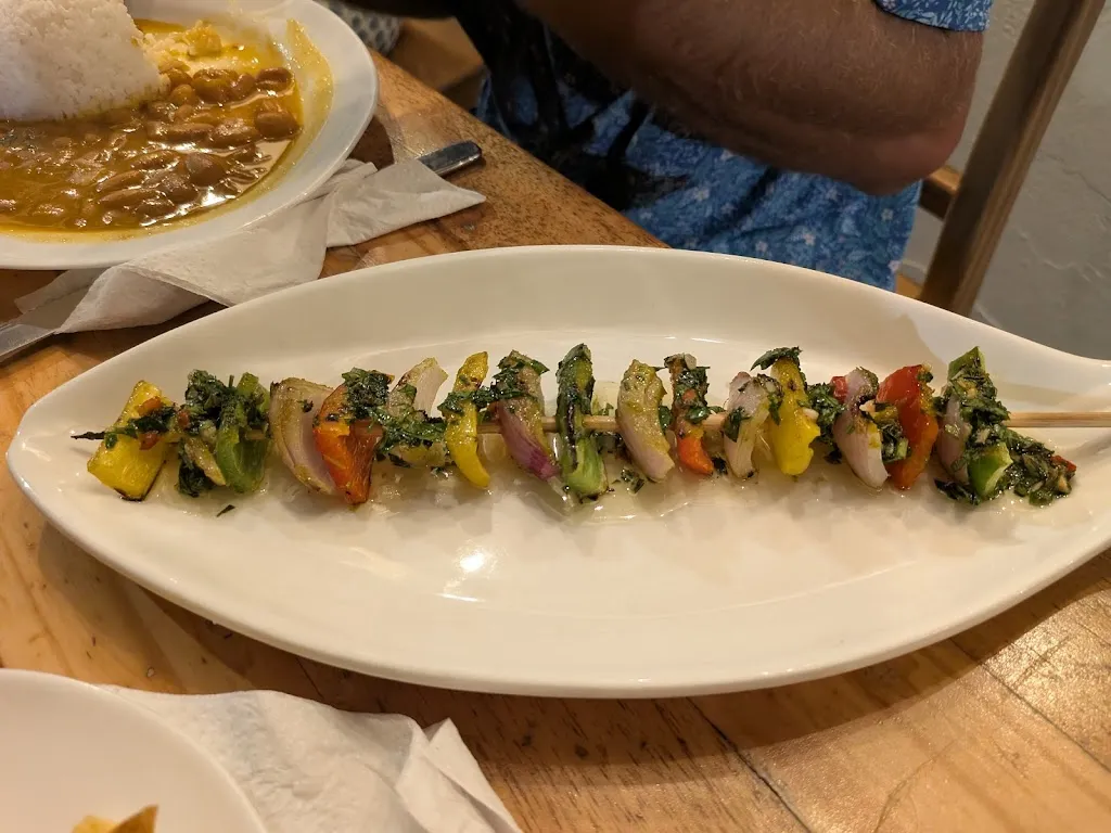 Iman Alsharkawi_Pinchos del Gato Mera_Galápagos_review