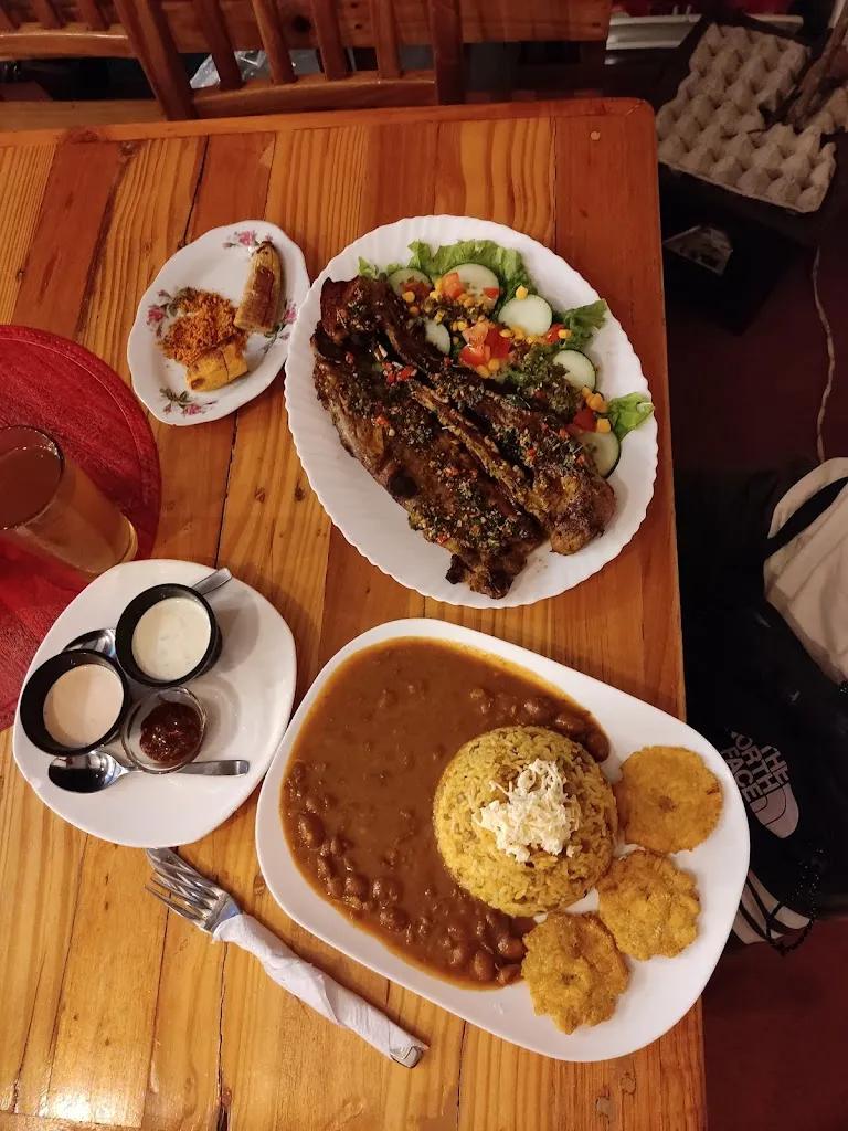 Pinchos del Gato Mera_Galápagos_slider_image_2