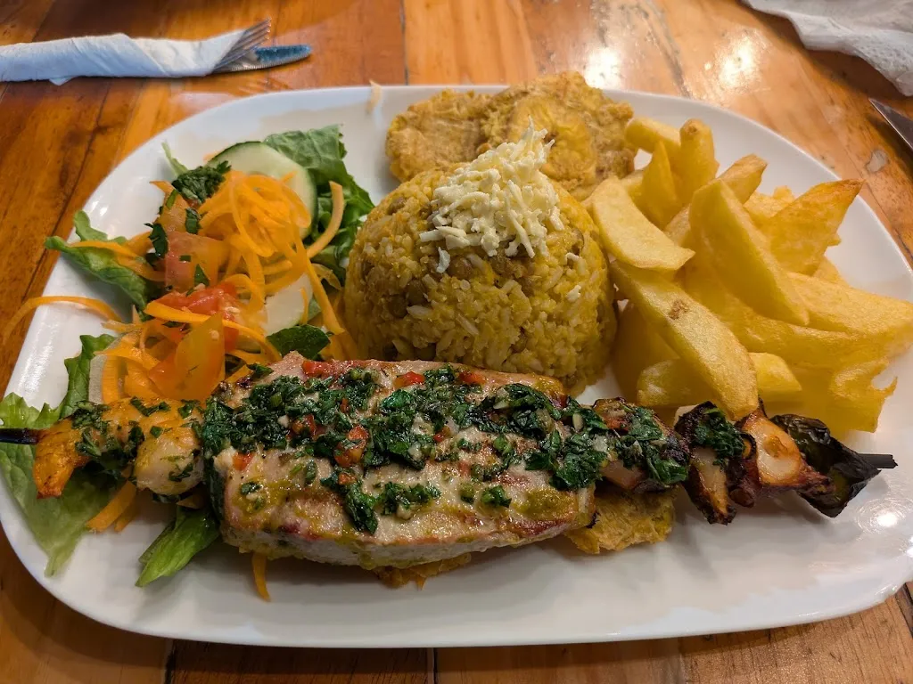 Pinchos del Gato Mera_Galápagos_slider_image_3