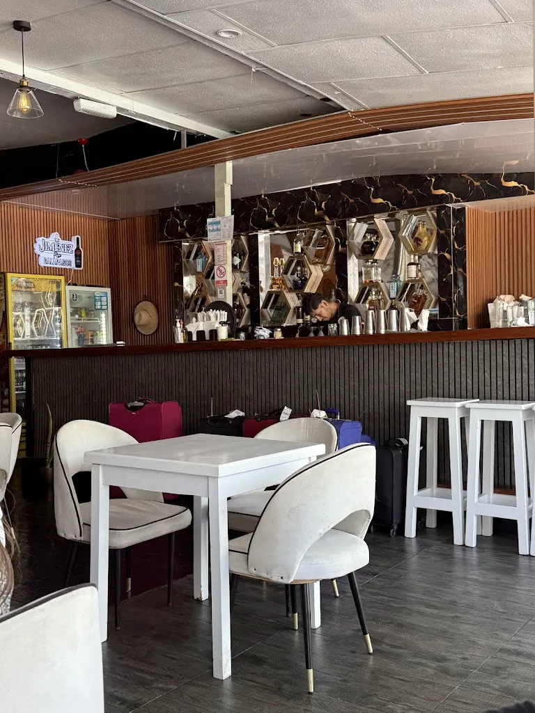 David Maddison_TJ_Galápagos_recensione