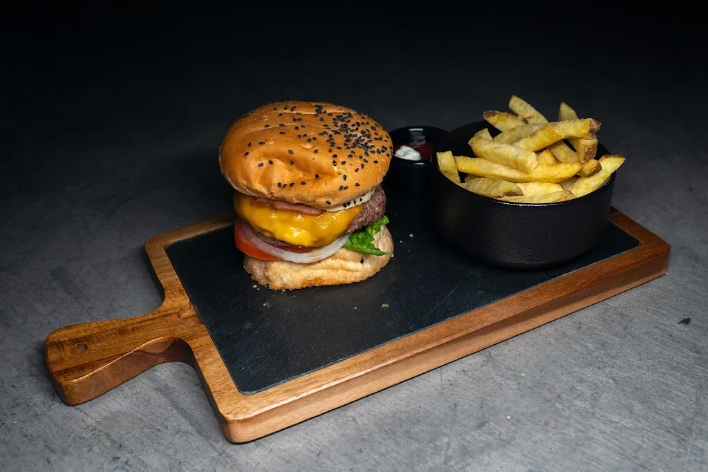 Golden Prague Pub_Galápagos_slider_image_3