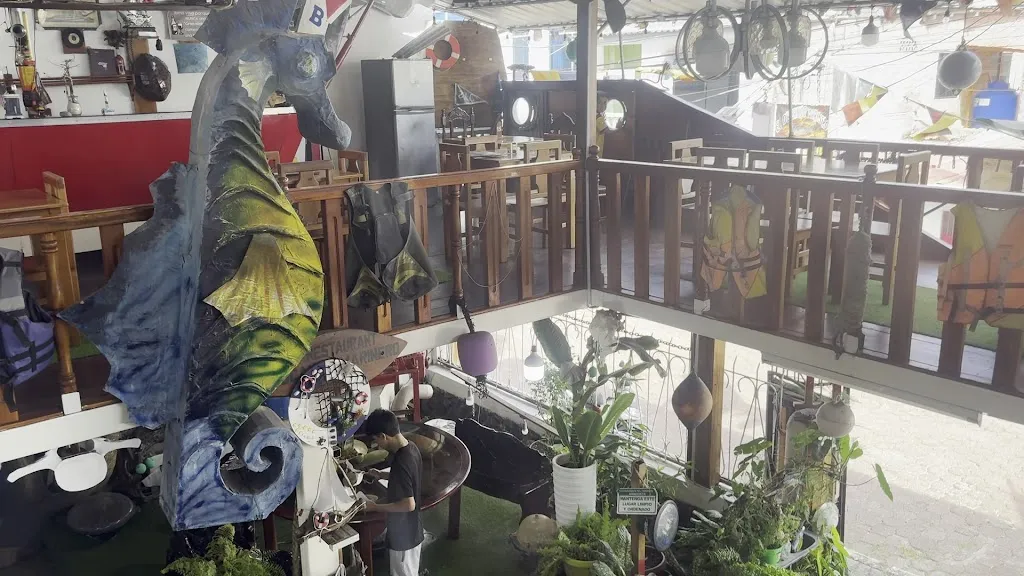 MARCELO VIZCARRA_El Descanso Marinero_Galápagos_review