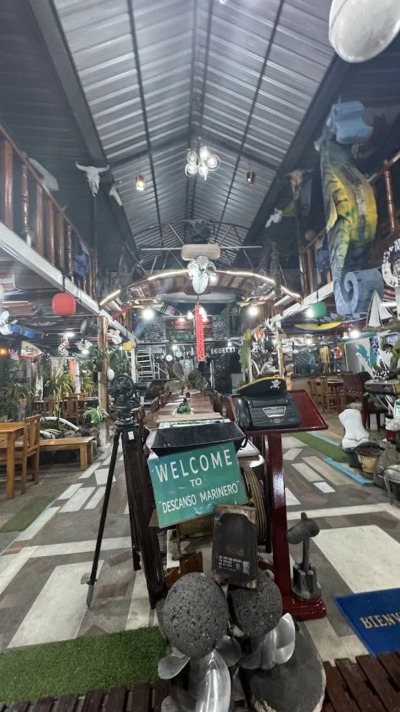 Nabil Yousef_El Descanso Marinero_Galápagos_review