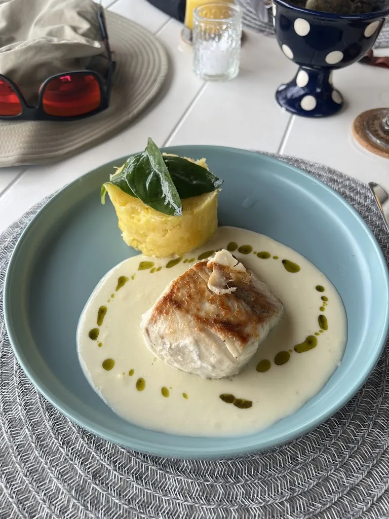 Martin L Perry_Mangrove Restaurant Isabela Galápagos_Galápagos_review