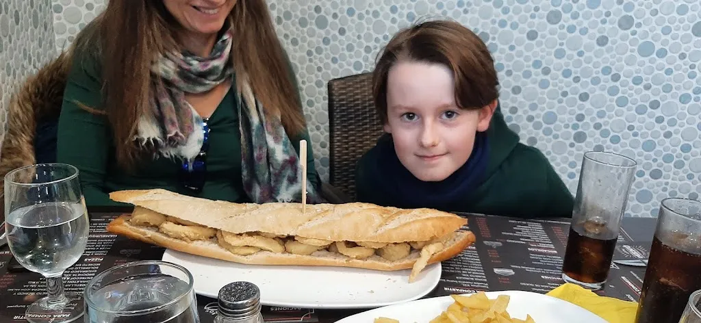 JUAN HERRERO_A Lo Grande_Galápagos_review