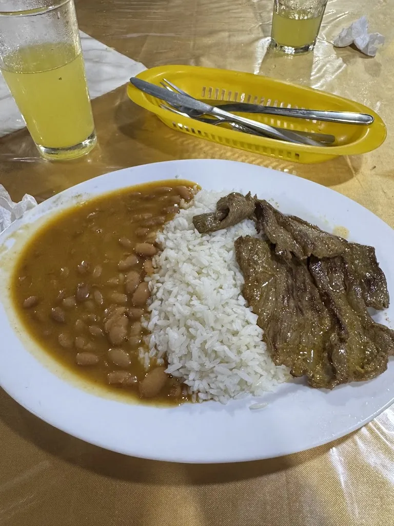 camille bldlt_The Union Restaurant_Galápagos_review