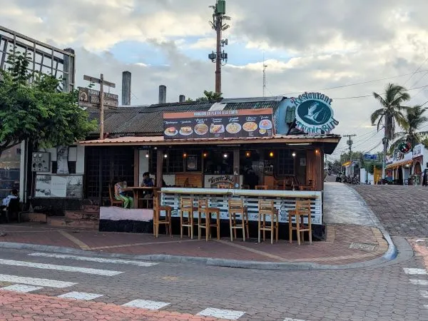 Nicki Elson_Tropic Bird Cafe_Galápagos_review
