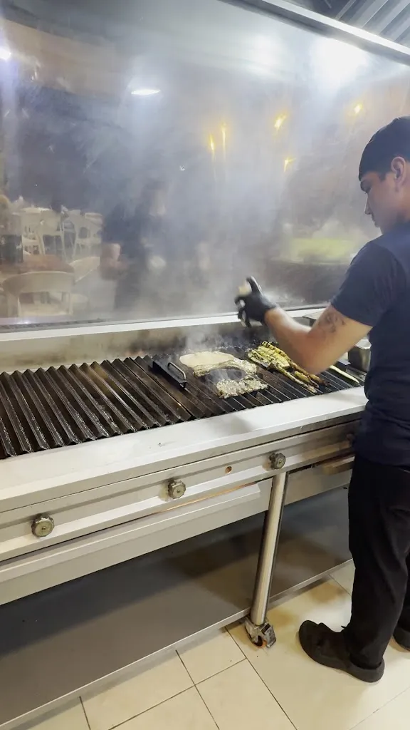 Vivian Lin_Lemon & Coffee_Galápagos_review