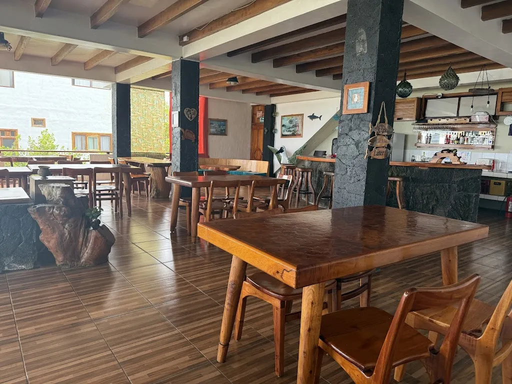 Booby Trap - Bar Restaurant_Galápagos_slider_image_1