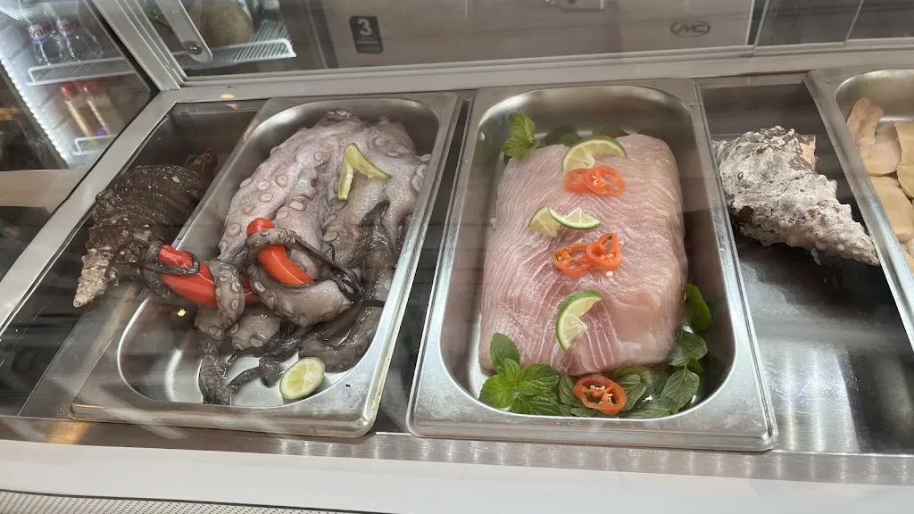 Ms. Y_La Cevicheria by Isla Grill_Galápagos_review