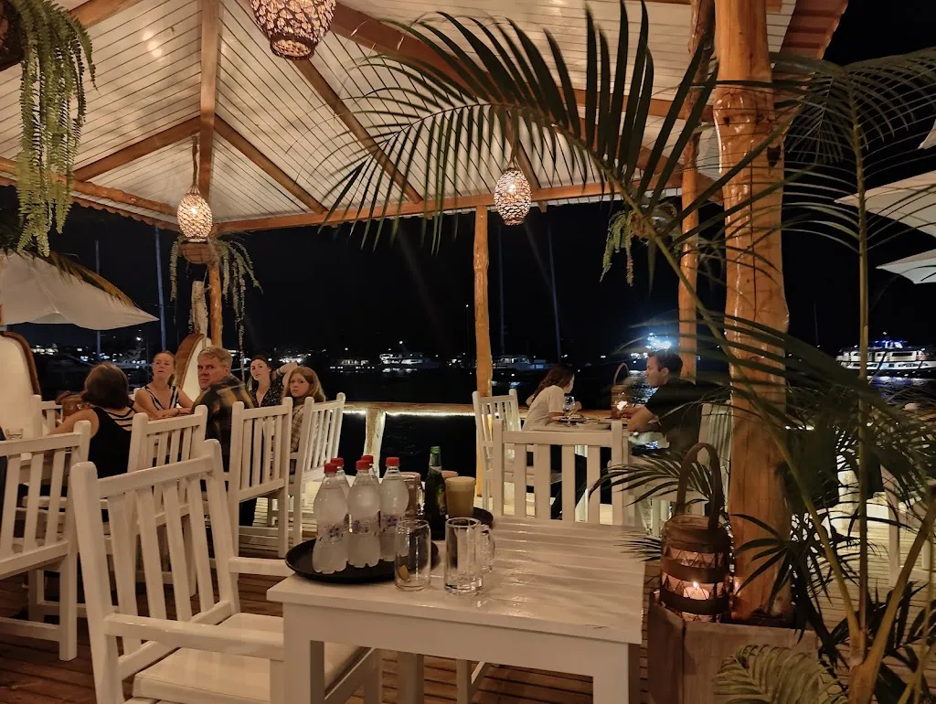 La Cevicheria by Isla Grill_Galápagos_slider_image_1