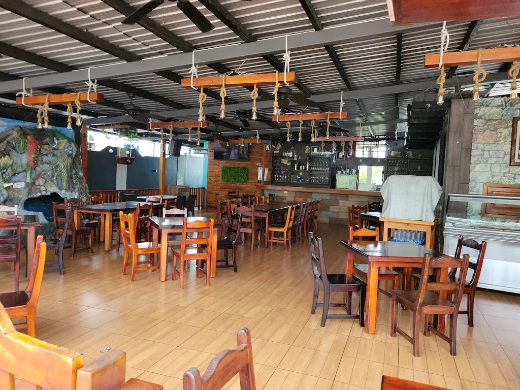 Finca Grill Restaurante_Galápagos_slider_image_2