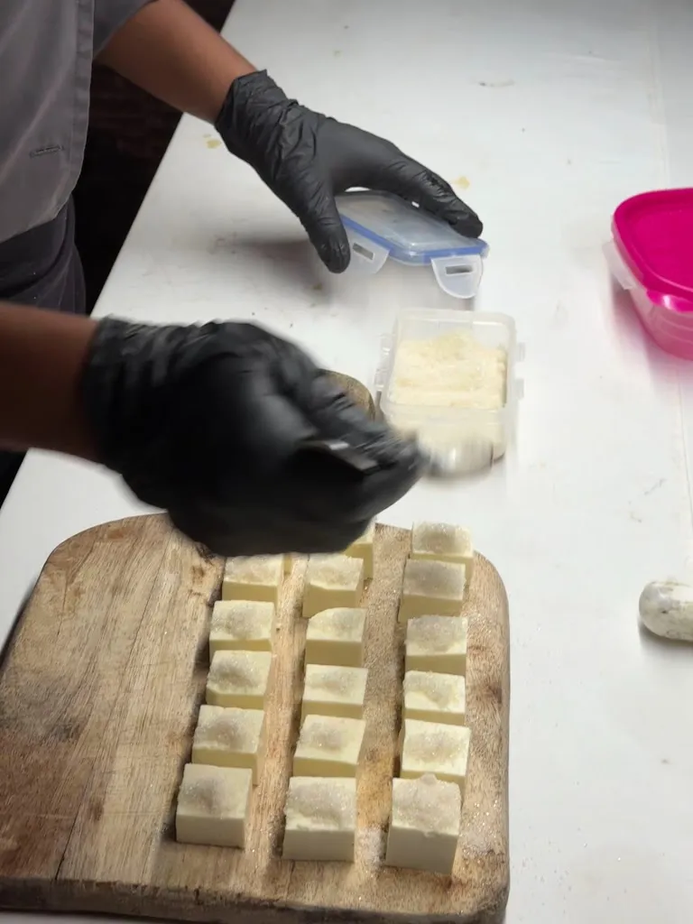 isabel ramos_Royal Palm Curio Galapagos - The Highland Cafe_Galápagos_review