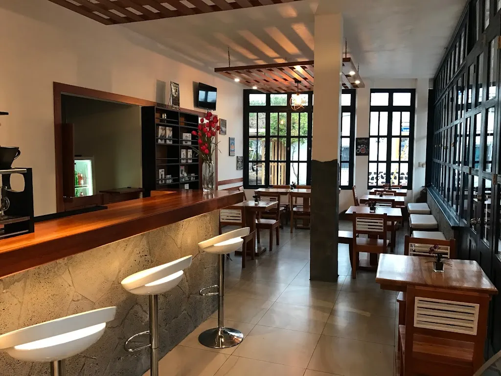 Villa Luna restaurant in Galápagos