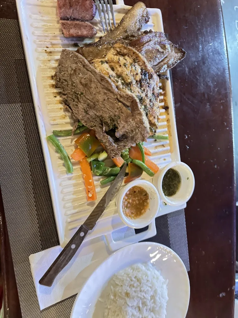 Oscar Parra_Los Moros_Galápagos_review