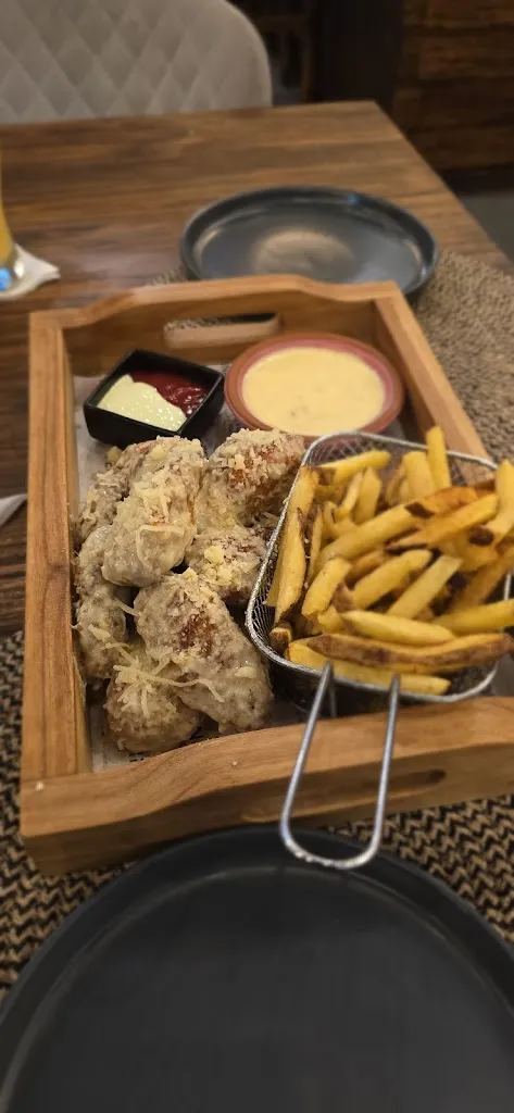 Cristian Armas Jaramillo_Fernandina Lounge&Bar_Galápagos_review