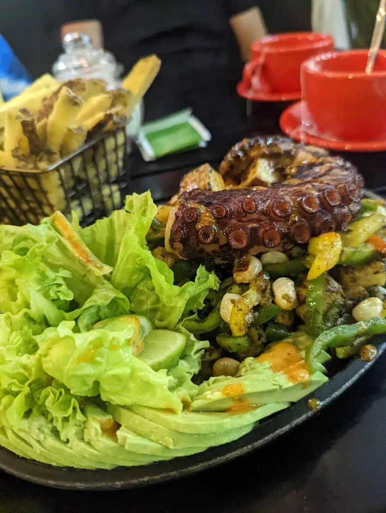 Menu_Cri's Burgers_Galápagos_image_9