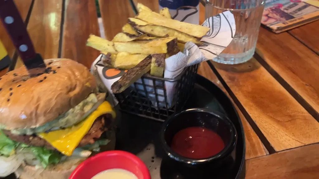 Cri's Burgers_Galápagos_slider_image_2