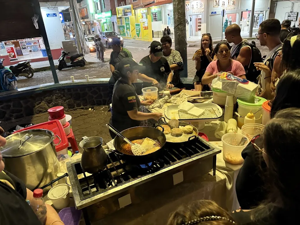 Trent Thomas_Empanadas Galapagueñas Milenita_Galápagos_review