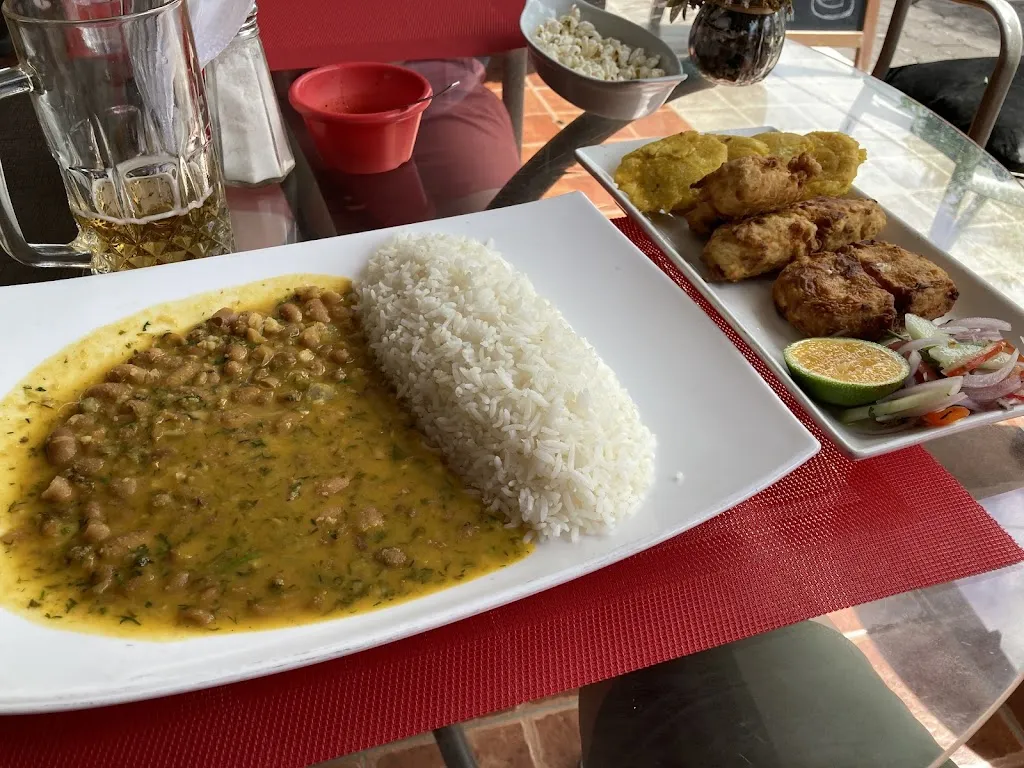 Lo & Lo_Galápagos_slider_image_2