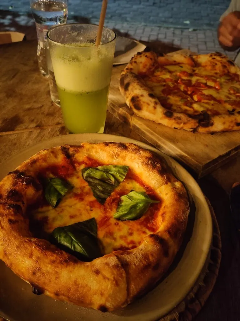 Cheyenne Kölliker_Anca Pizzeria Local_Galápagos_review