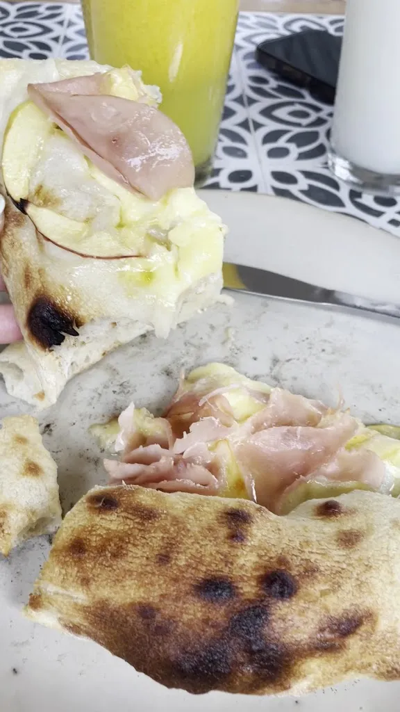 Anca Pizzeria Local_Galápagos_slider_image_2