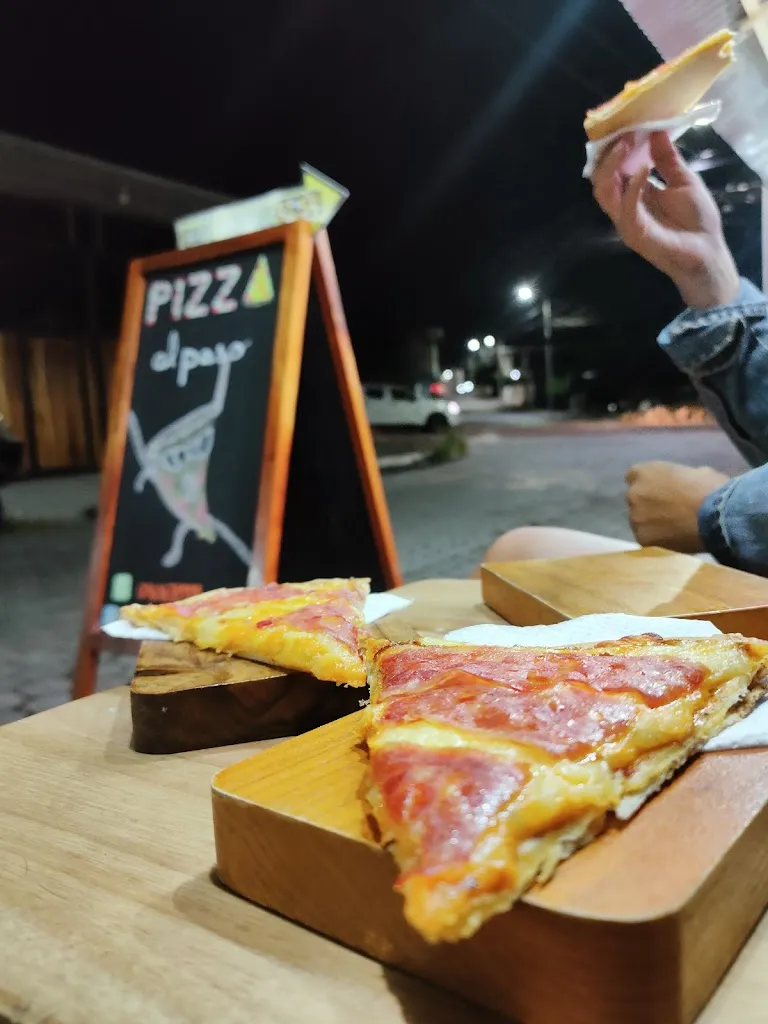 Isabel Castillo_Pizza al Paso Galapagos_Galápagos_review