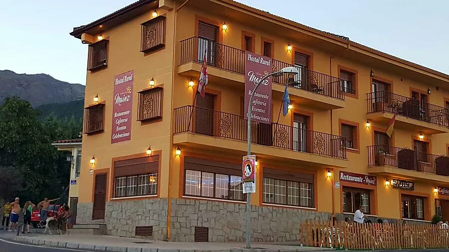 Hostal MAINZ restaurant in Sacecorbo