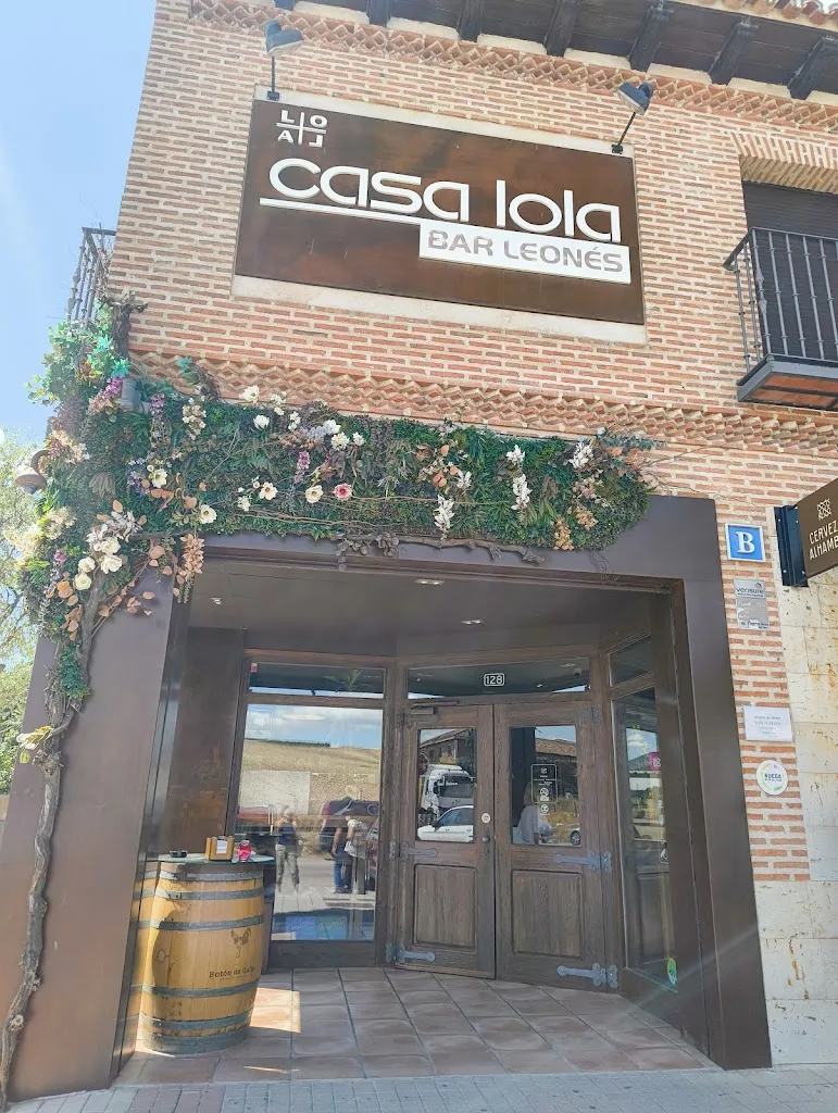 Rueda: Casa Lola restaurant in Rueda de la Sierra
