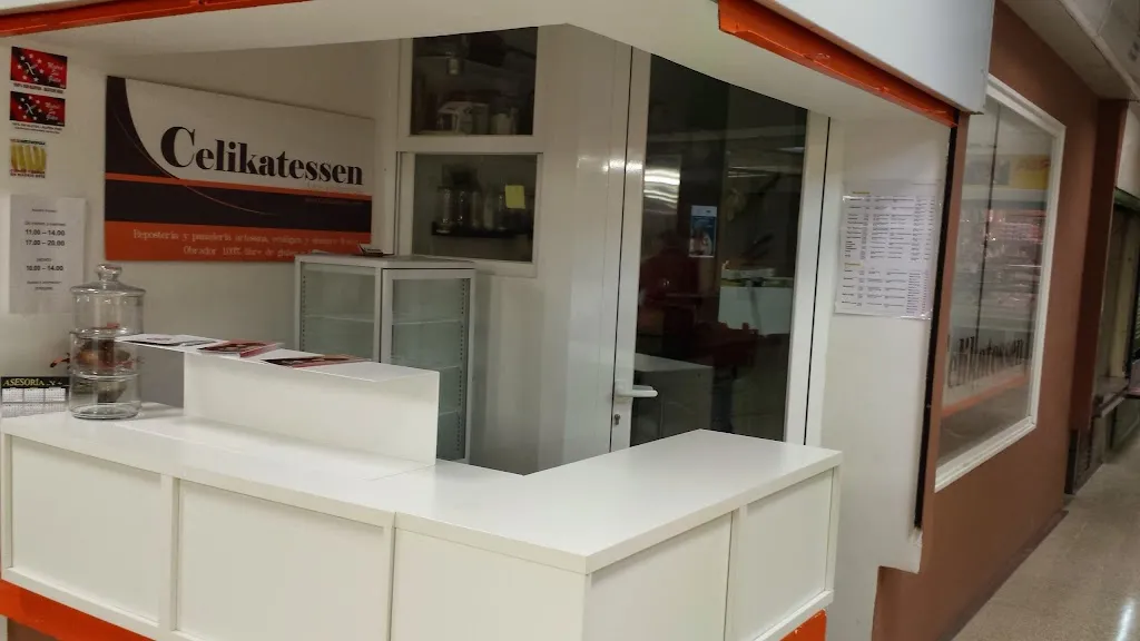 Celikatessen restaurant in Semillas