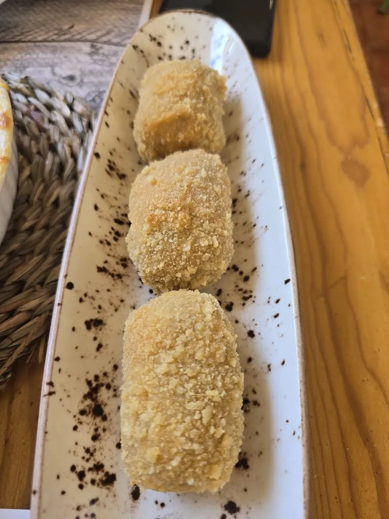 Alicia Gómez Lorenzo_Bar Borneo_Sacedón_review