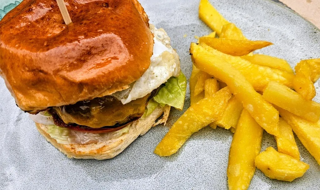 Marcos Z_Bar Borneo_Sacedón_review