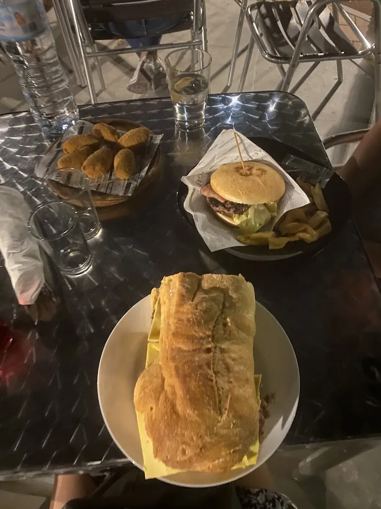 Menu_CERVECERÍA CAPRI._Sacedón_image_5