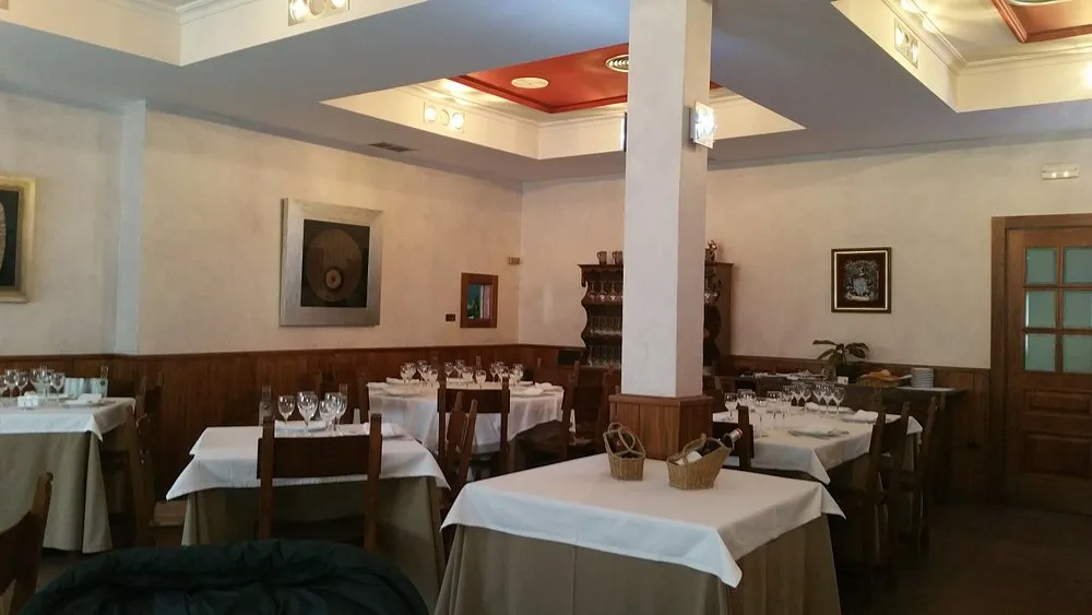 Restaurante Cuatro Caminos_Torremocha de Jadraque_slider_image_1