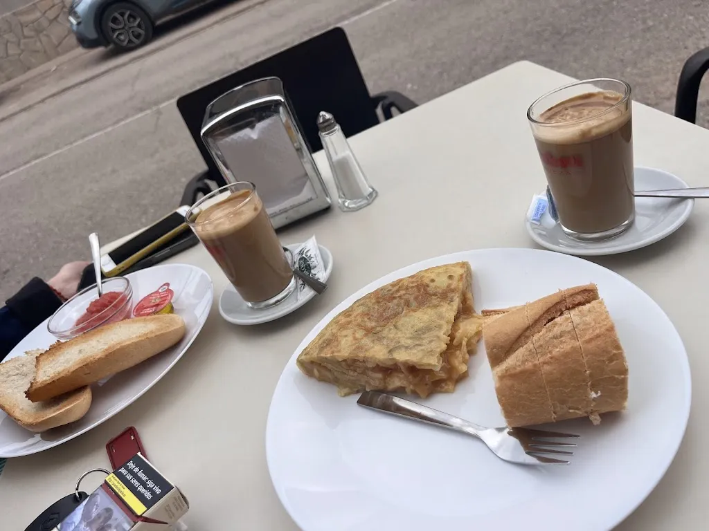 Ángel Romero Berenguer_Bar Un Alto En El Camino_Tórtola de Henares_review