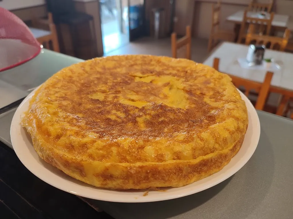 Bar Un Alto En El Camino restaurant in Tórtola de Henares