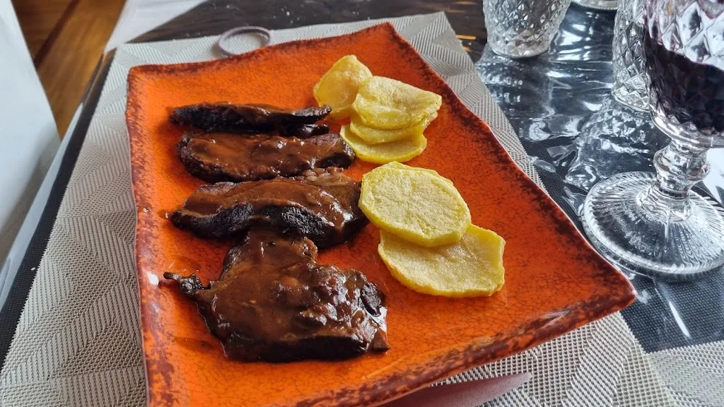 Restaurante @ Cardamomo Sigüenza restaurant in Valdelcubo