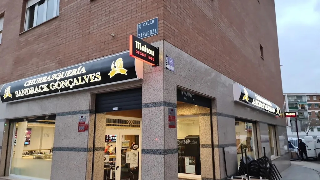 Churrasqueria sandrack Gonçalves restaurant in Valdegrudas