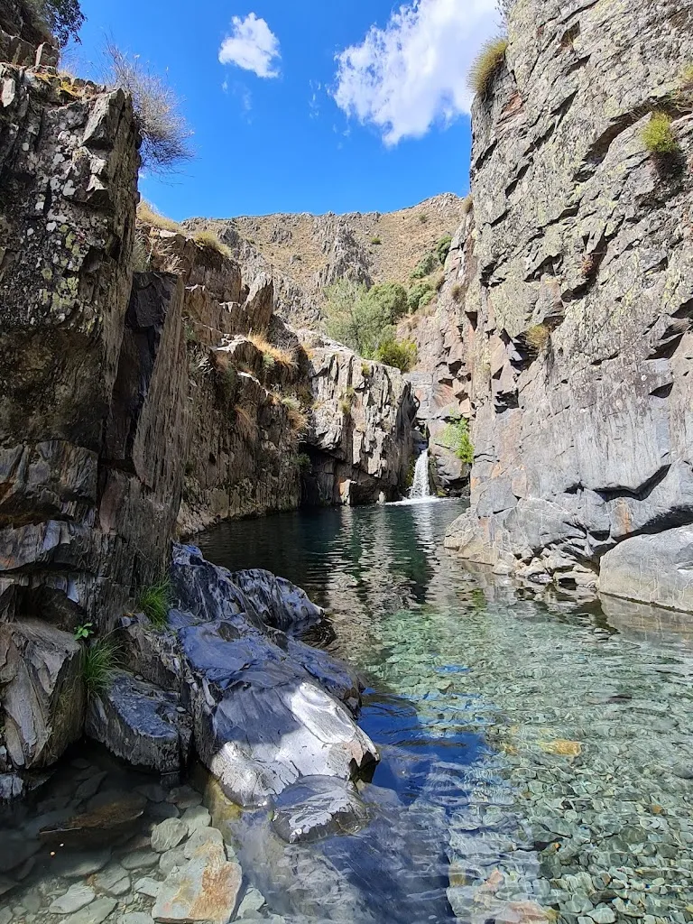El Chorro de Valdesotos restaurant in Valdesotos