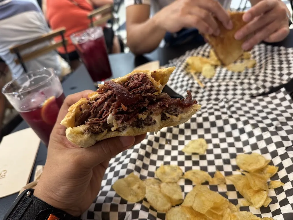 Jocelyn Viernes_Mercado de Vallehermoso_Valhermoso_recensione