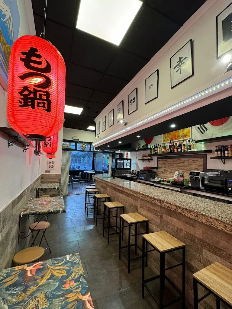 Wolfy&Whitey Ramen&Ramyun Cafe restaurant in Beniardá