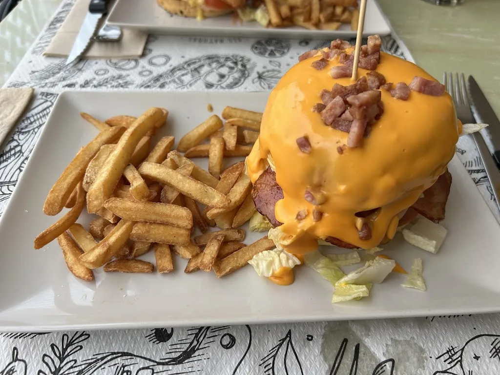 Petru A. DPA_The Bear_Villanueva de la Torre_review