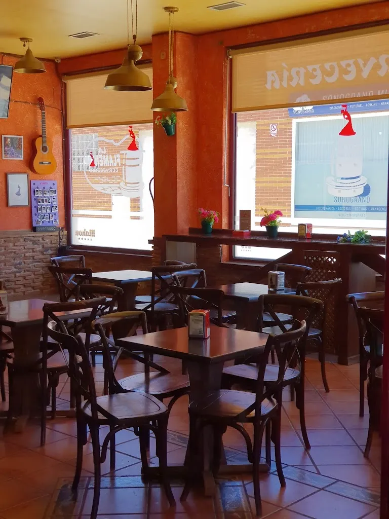 Restaurant La Flamenka_Villanueva de la Torre_slider_image_1