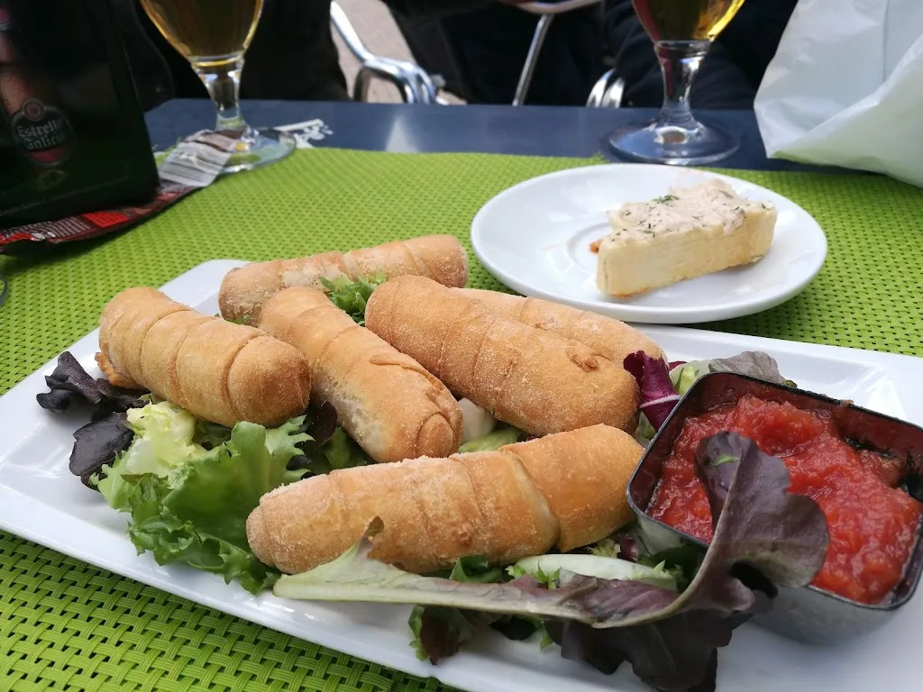 Global Traveller_Mediterranean Café Capri_Yebes_review