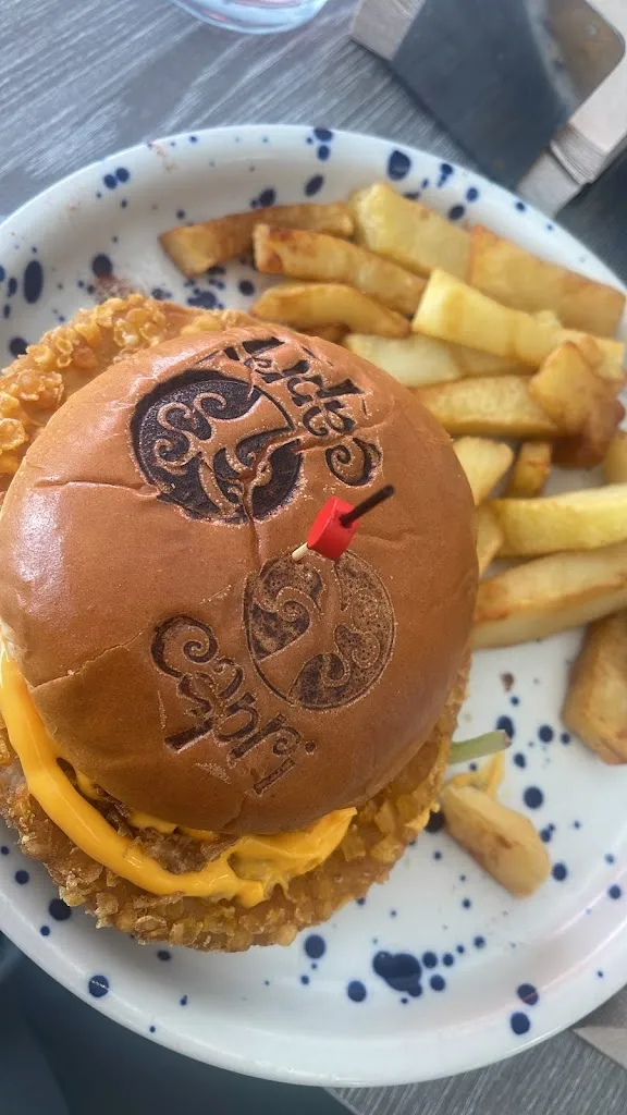 Mediterranean Café Capri_Yebes_slider_image_2