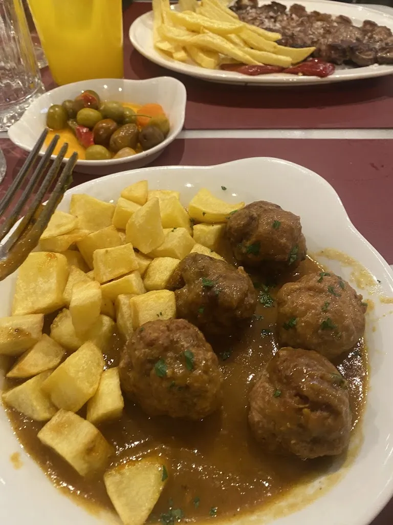 Soravel Llanos_Tasquita La Cazuela 3 Cantos_Viñuelas_review