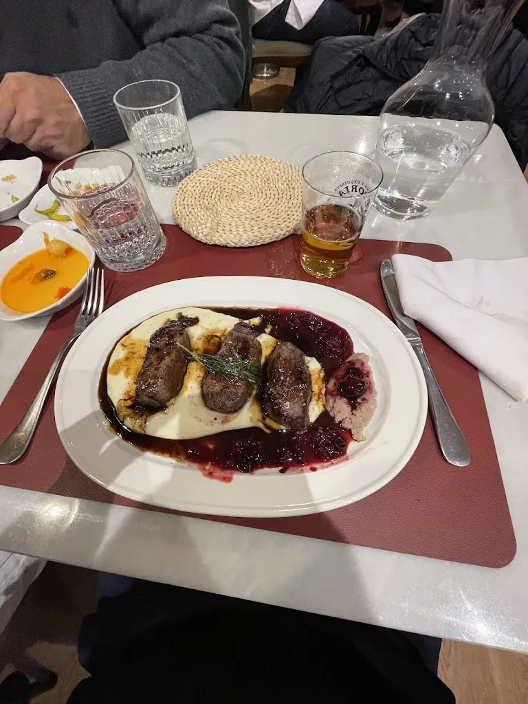 guille calvo_Tasquita La Cazuela 3 Cantos_Viñuelas_review