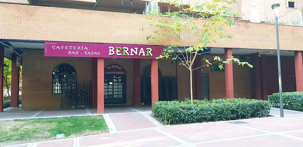 BERNAR restaurant in Viñuelas