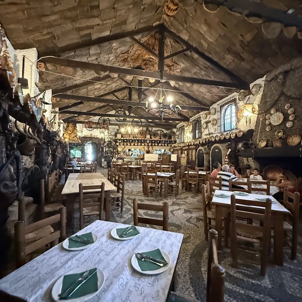 Mesón El Corcho restaurant in Alájar