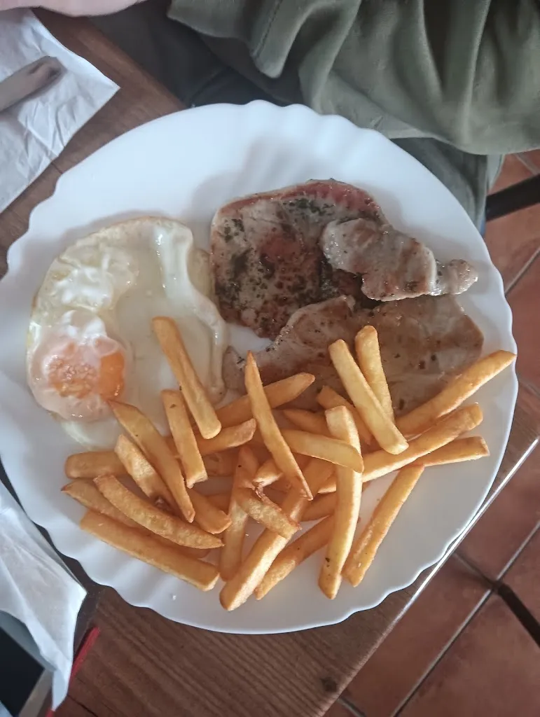 Antonio Santos Garcia_Bar La Terraza_Arroyomolinos de León_review